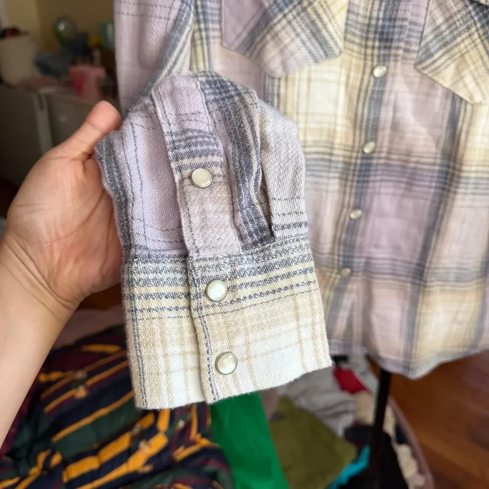 Madewell Flannel Snap-Front Shirt in Plaid
Size 2 NWT Orchid Purple Yellow White - Picture 9 of 10